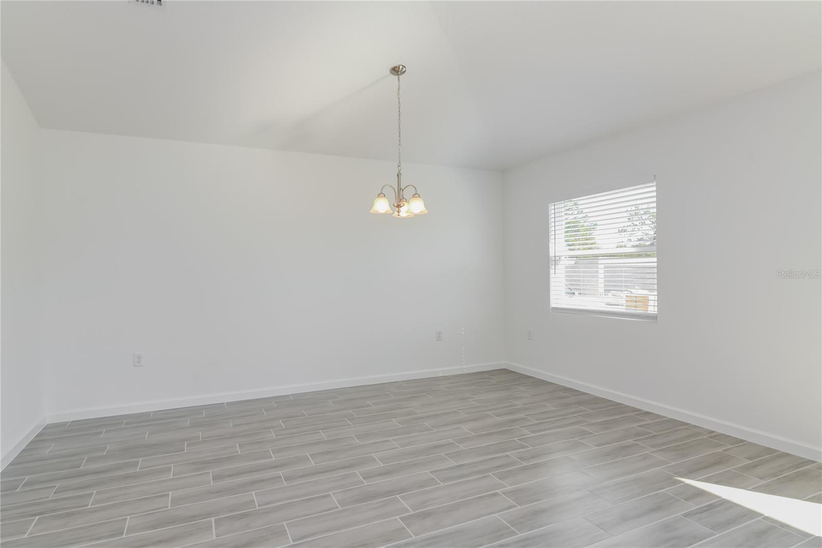 Image 2 of 15 For 1251 Amazon Lane