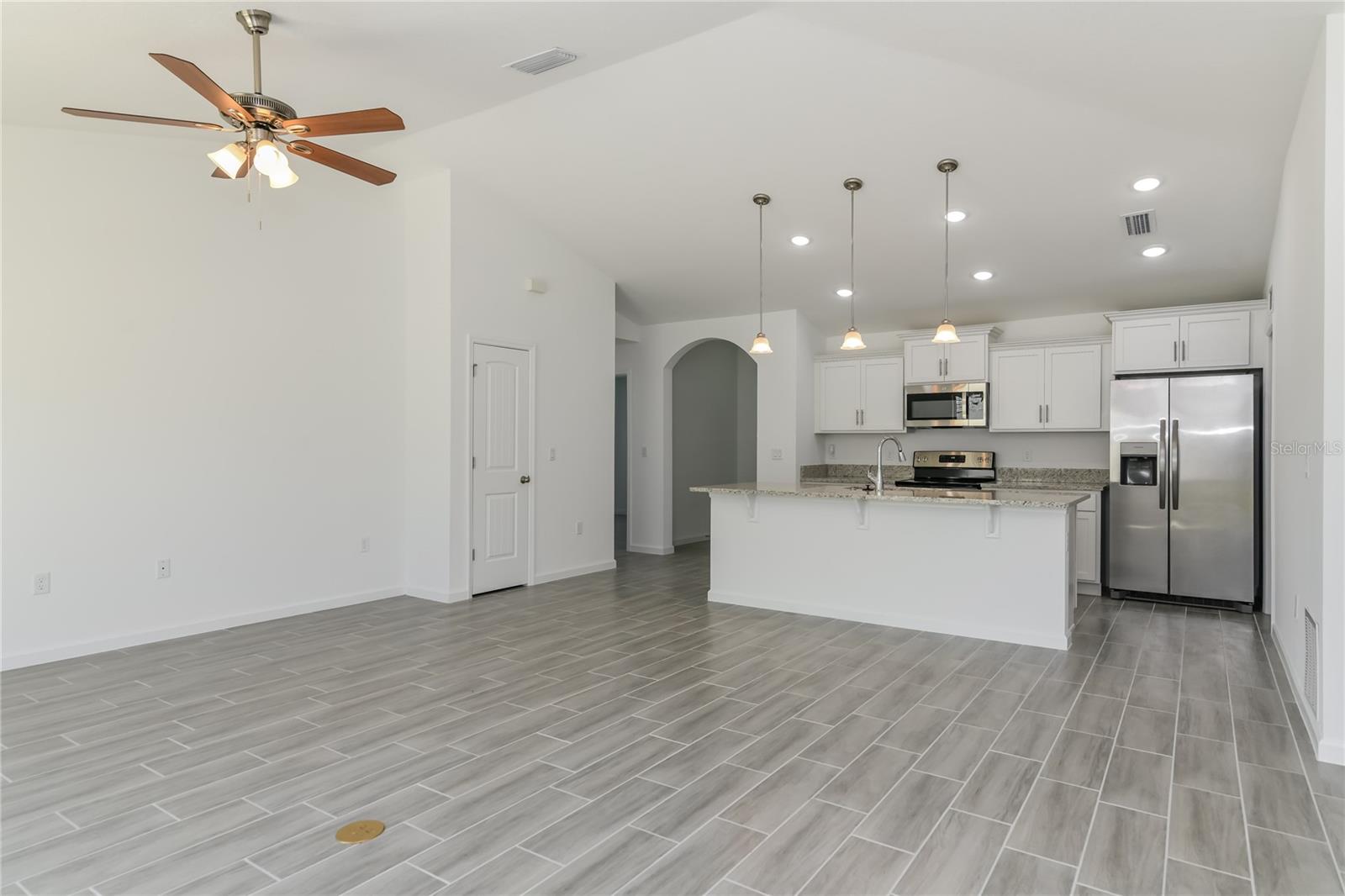 Image 4 of 15 For 1251 Amazon Lane