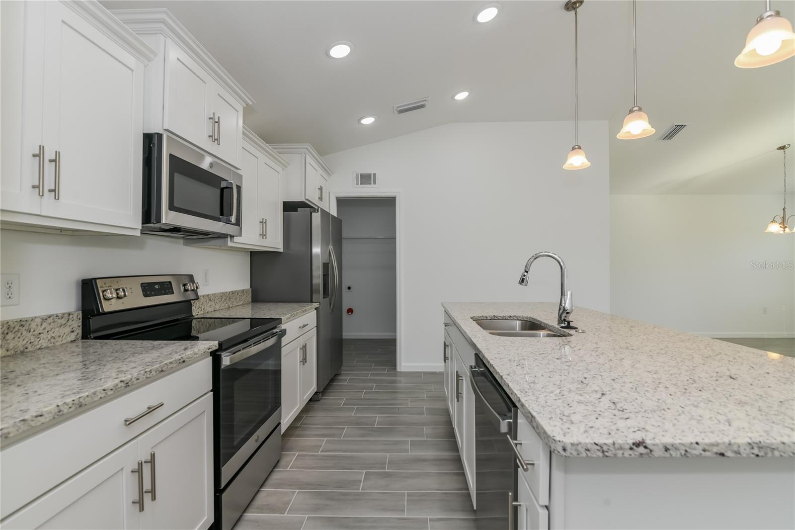 Image 6 of 15 For 1251 Amazon Lane