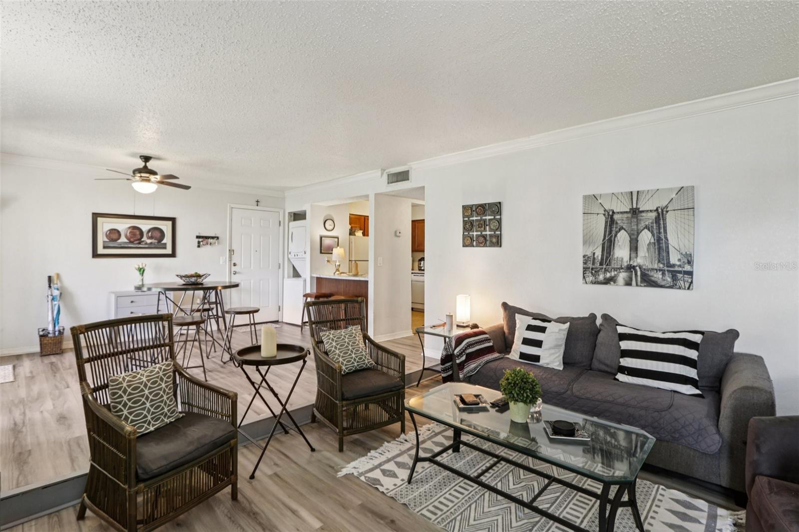 Image 16 of 27 For 616 Haven Place 616