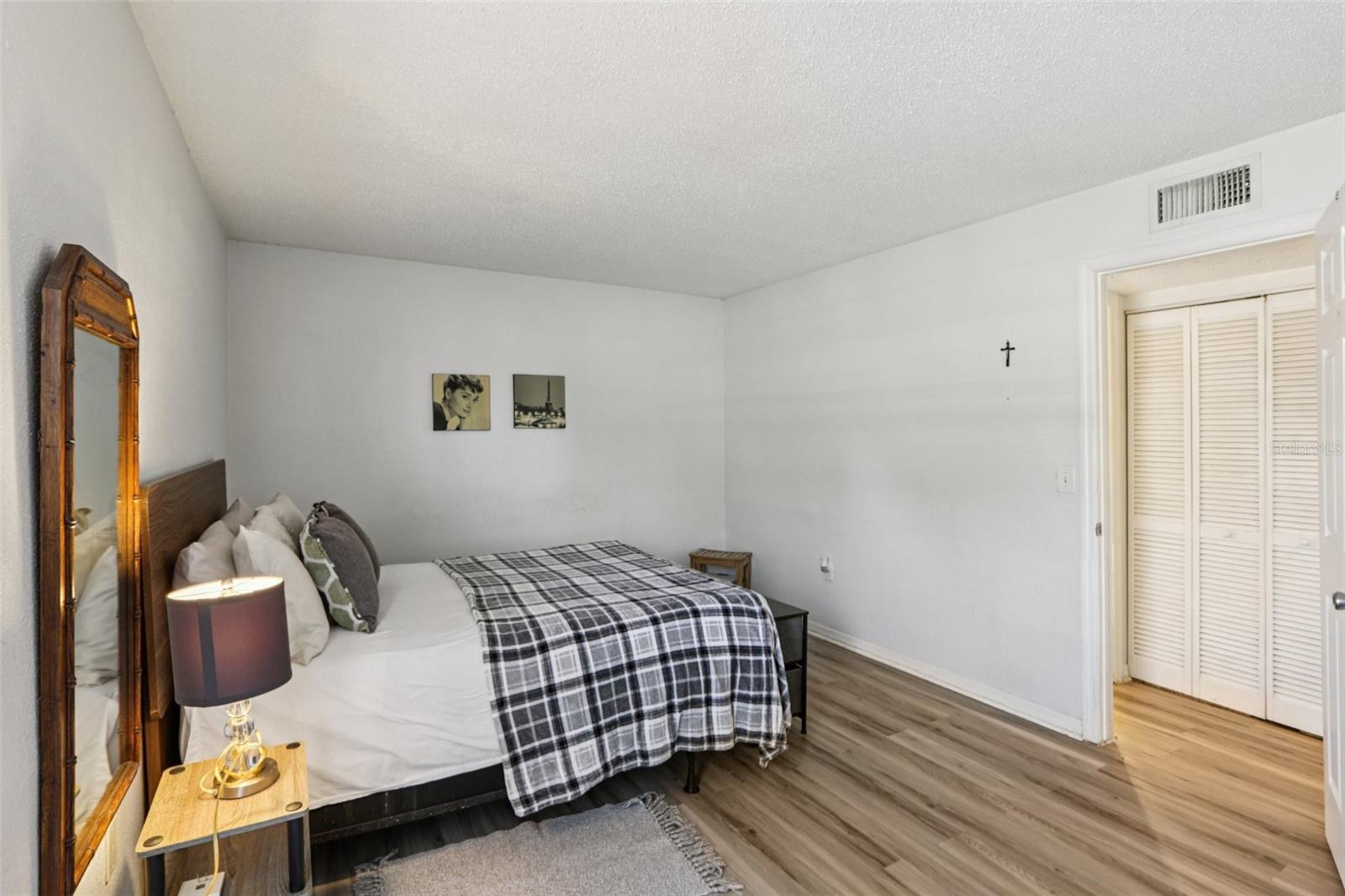 Image 20 of 27 For 616 Haven Place 616
