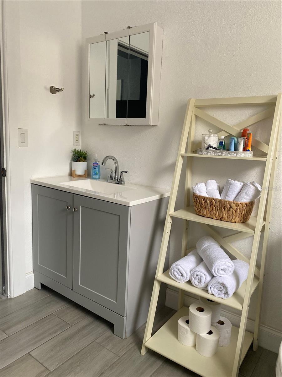 Image 16 of 21 For 3427 Palmetto Street