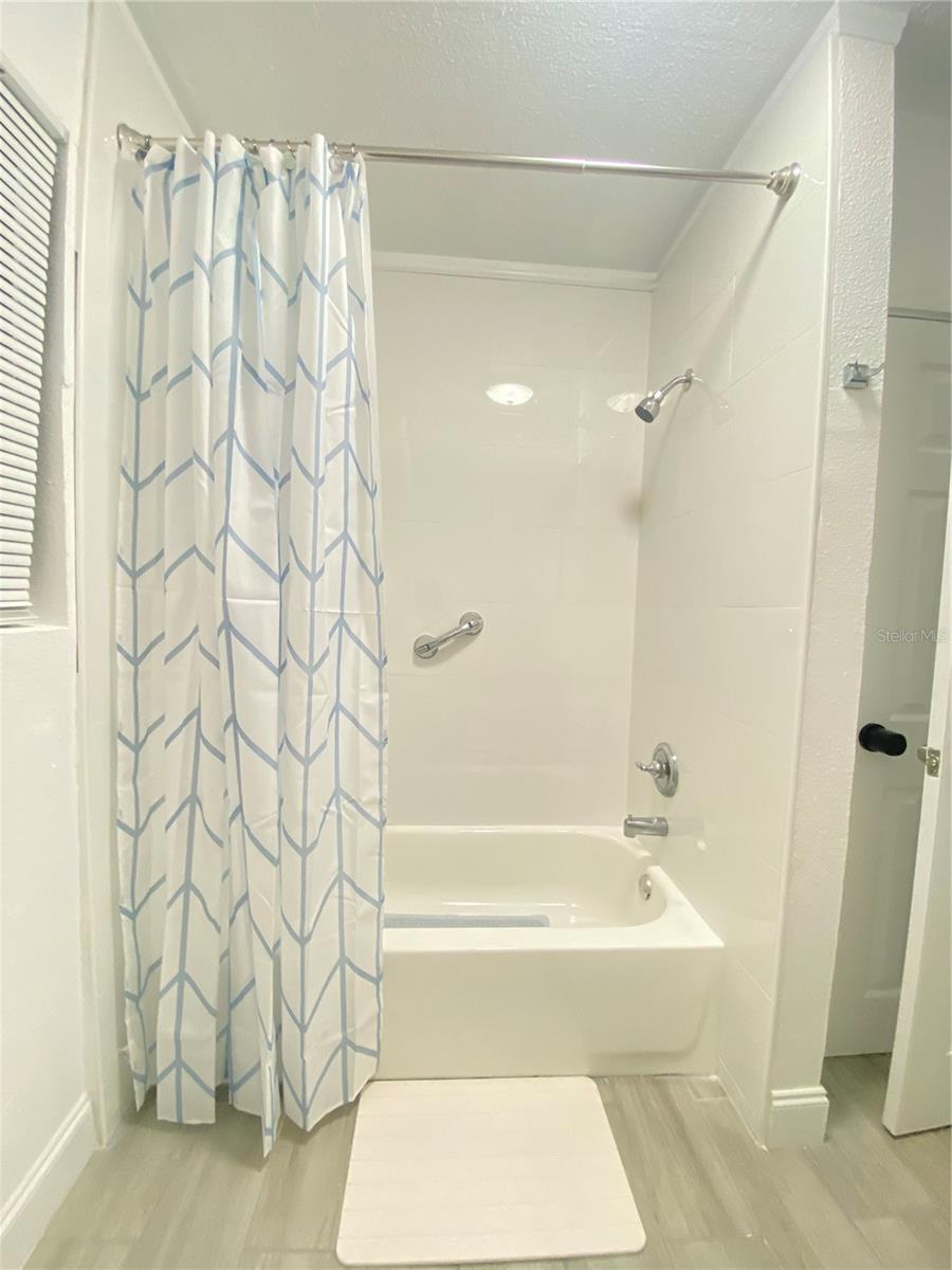 Image 17 of 21 For 3427 Palmetto Street