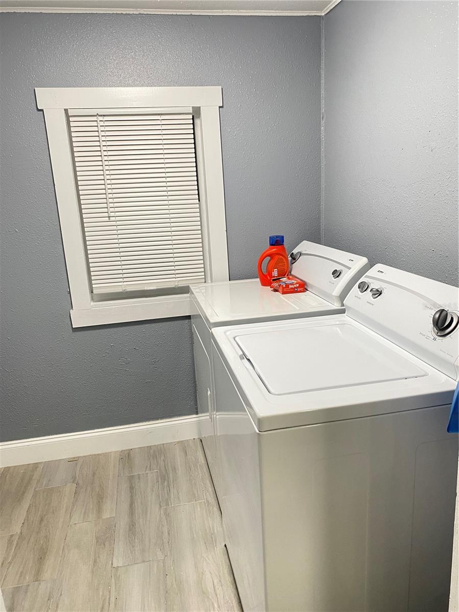 Image 19 of 21 For 3427 Palmetto Street