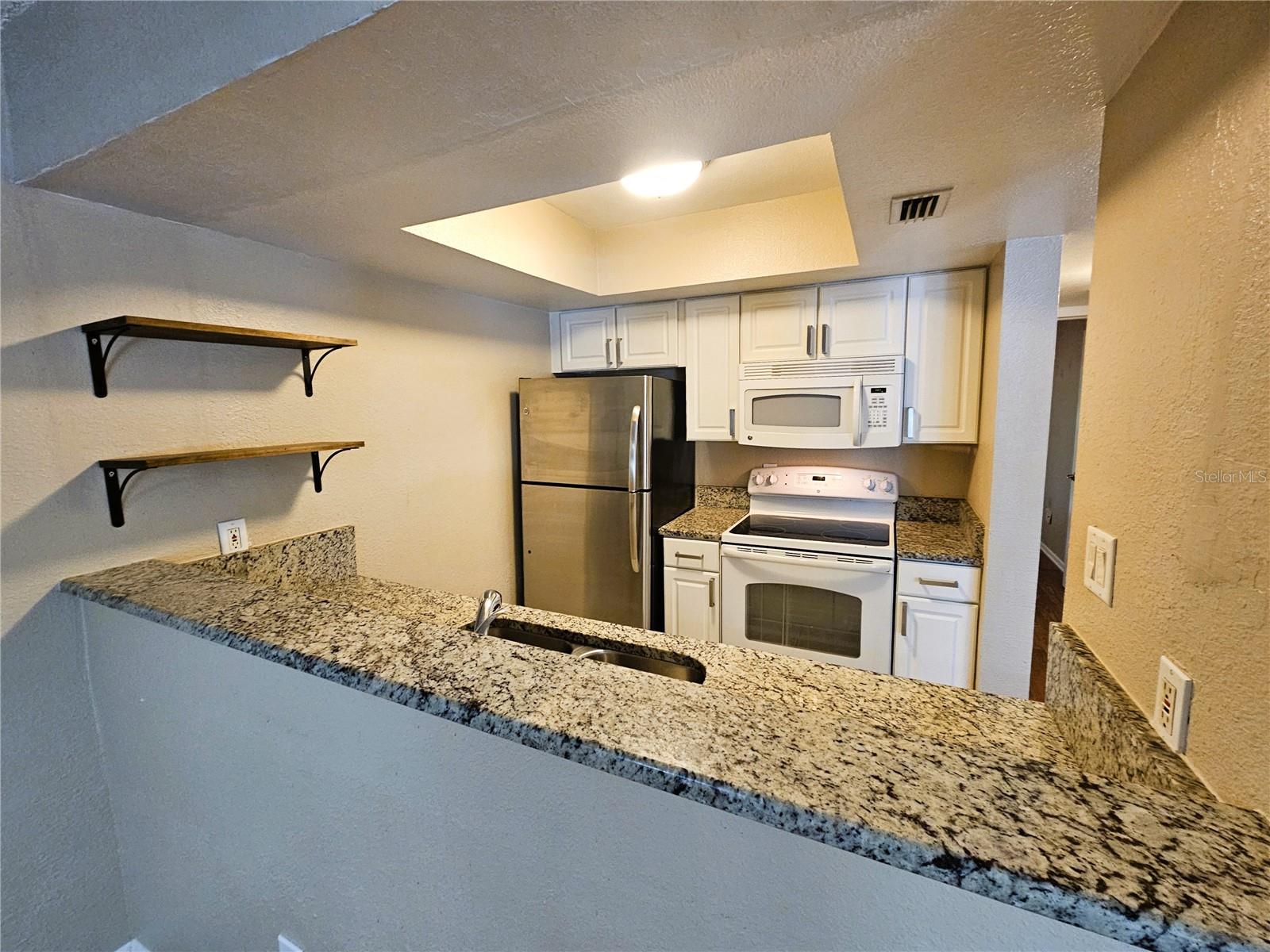 Image 7 of 21 For 3105 Horatio Street C11