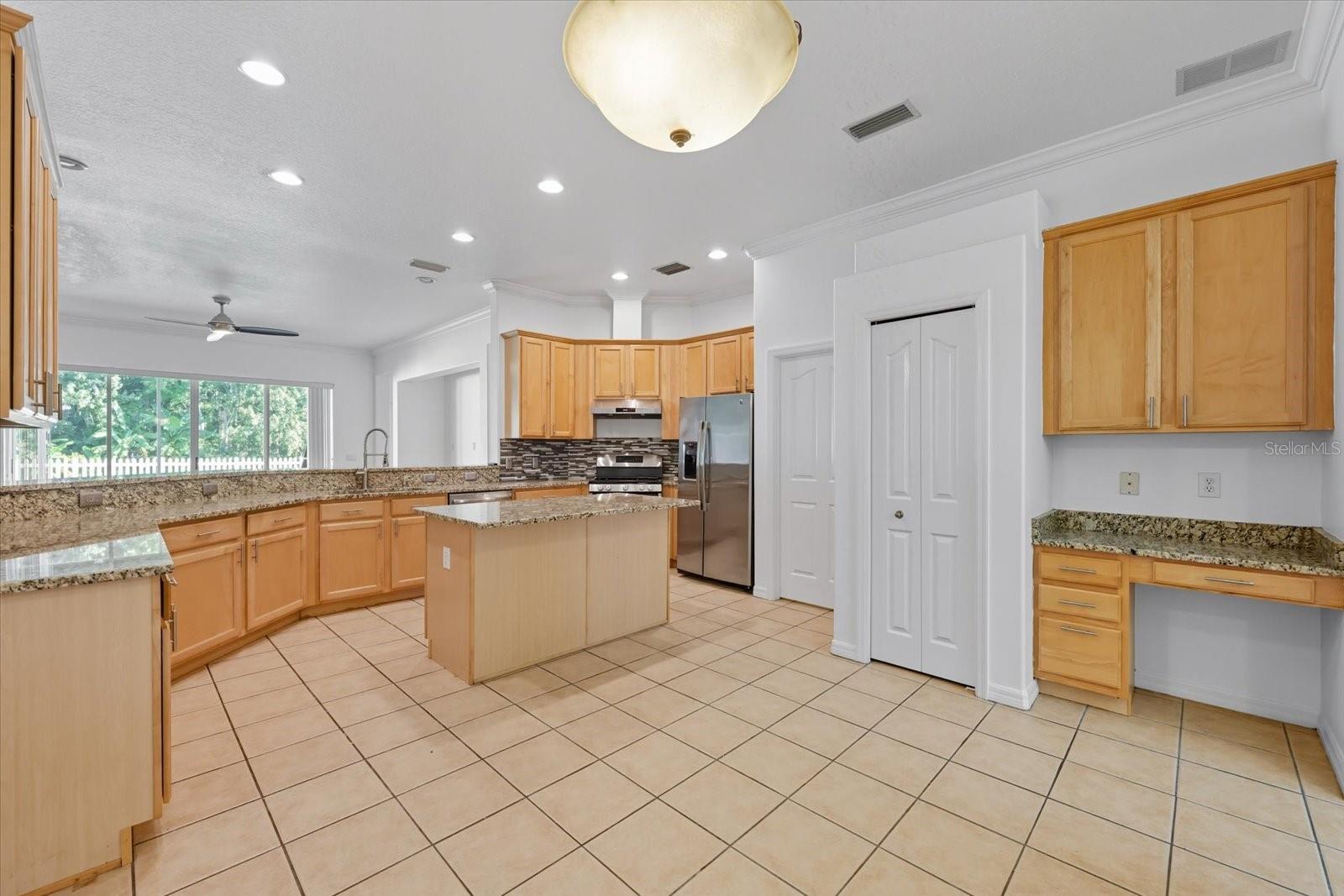 Image 10 of 38 For 27653 Mulholland Court