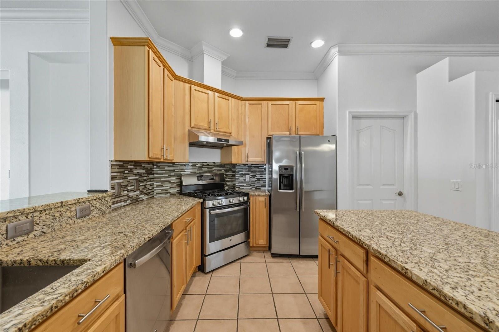 Image 11 of 38 For 27653 Mulholland Court