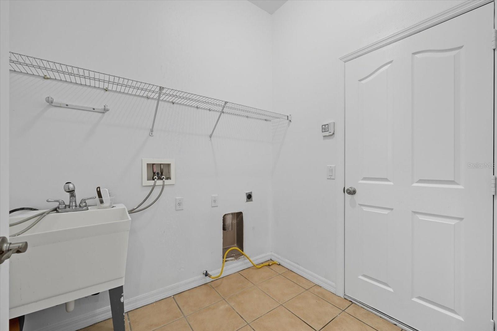Image 12 of 38 For 27653 Mulholland Court
