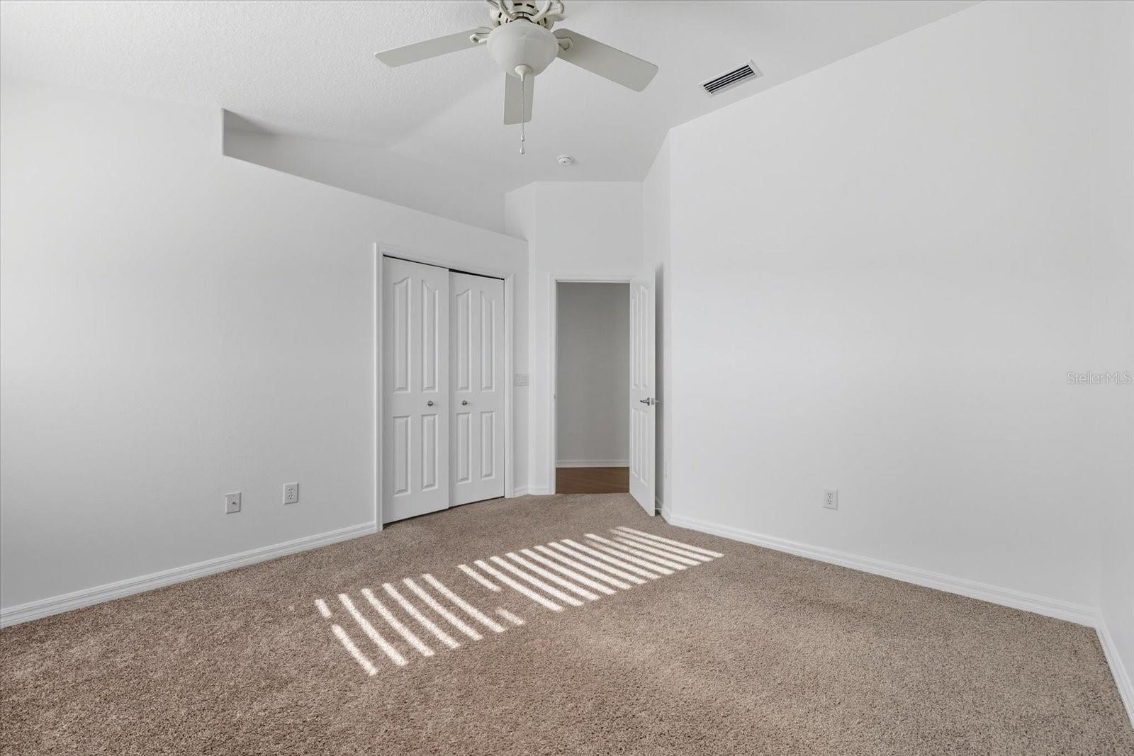 Image 23 of 38 For 27653 Mulholland Court