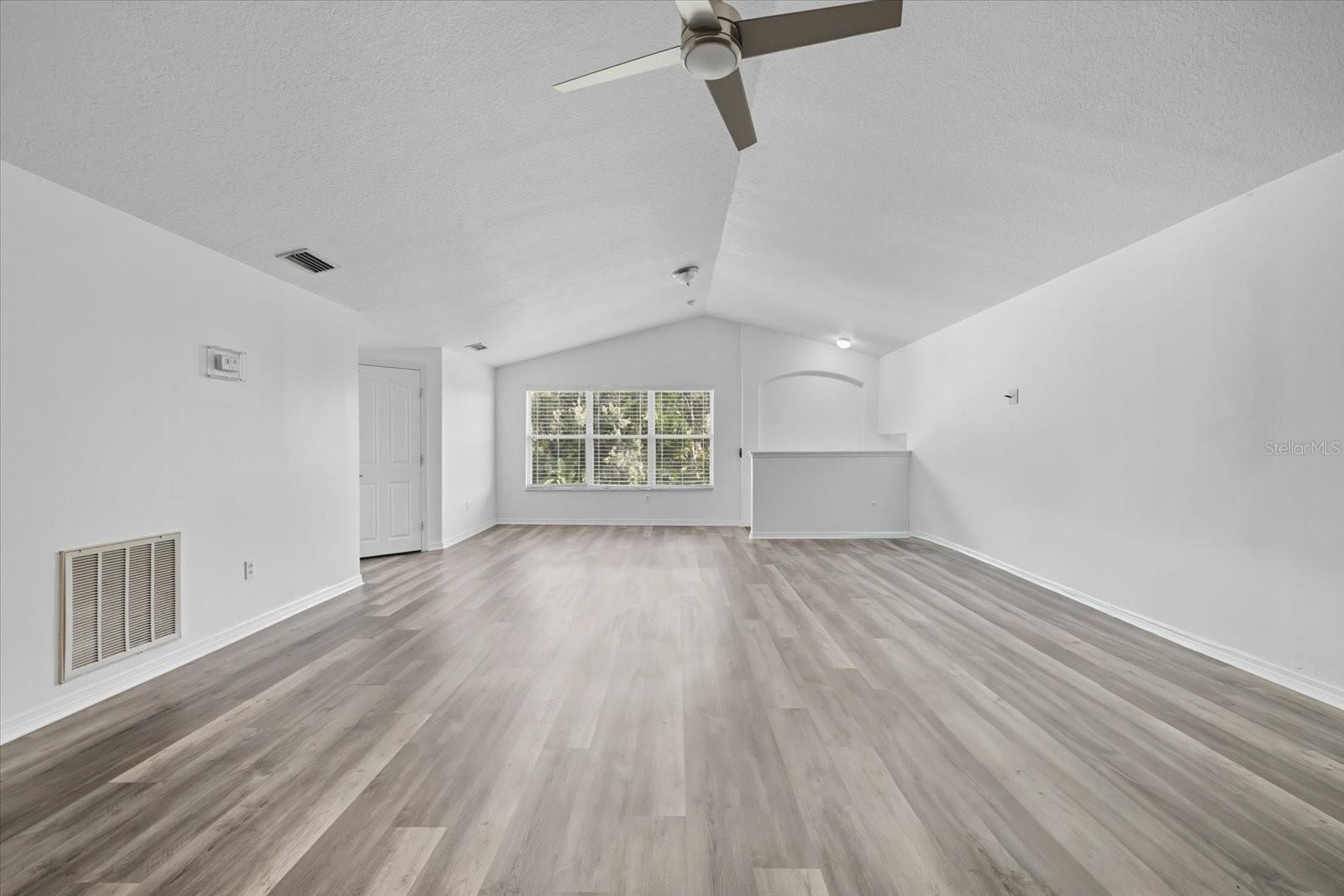 Image 30 of 38 For 27653 Mulholland Court