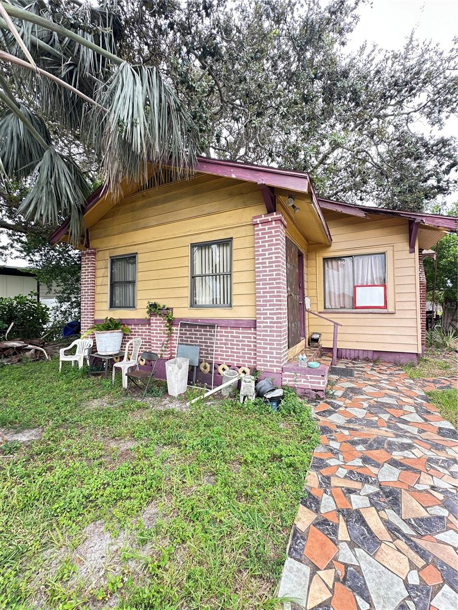 Listing Details for 507 26th Street S, ST PETERSBURG, FL 33712