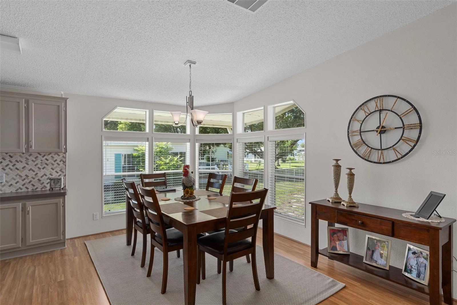 Image 11 of 43 For 12053 Thornridge Street