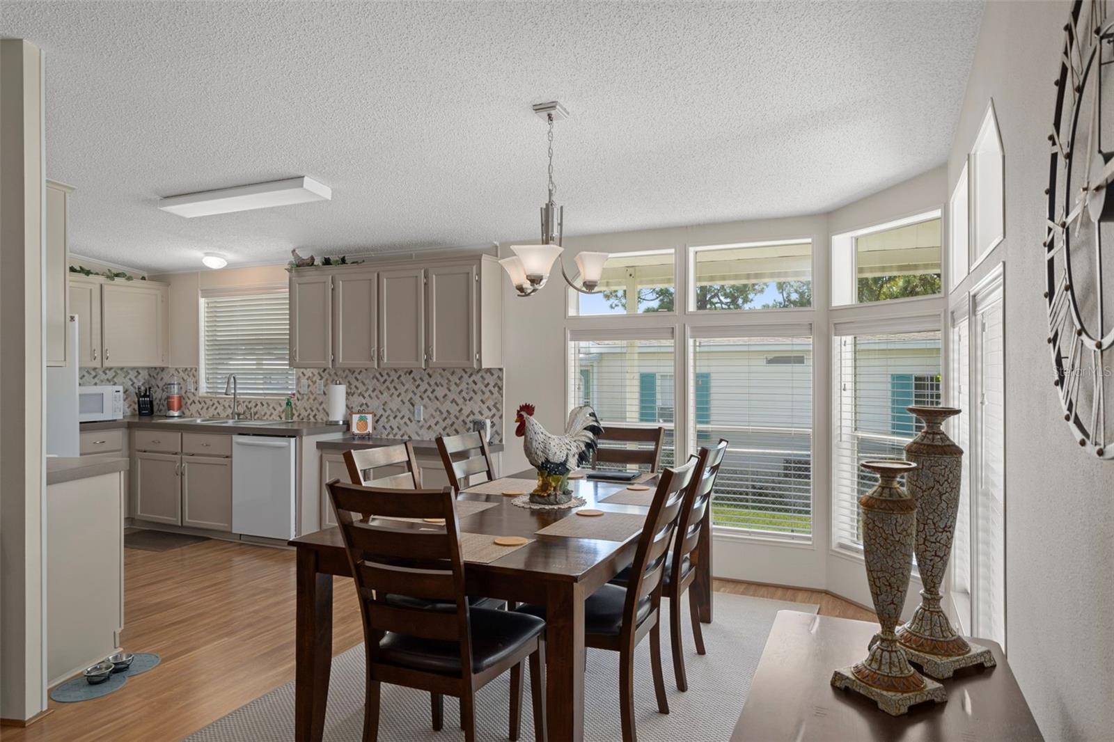 Image 12 of 43 For 12053 Thornridge Street