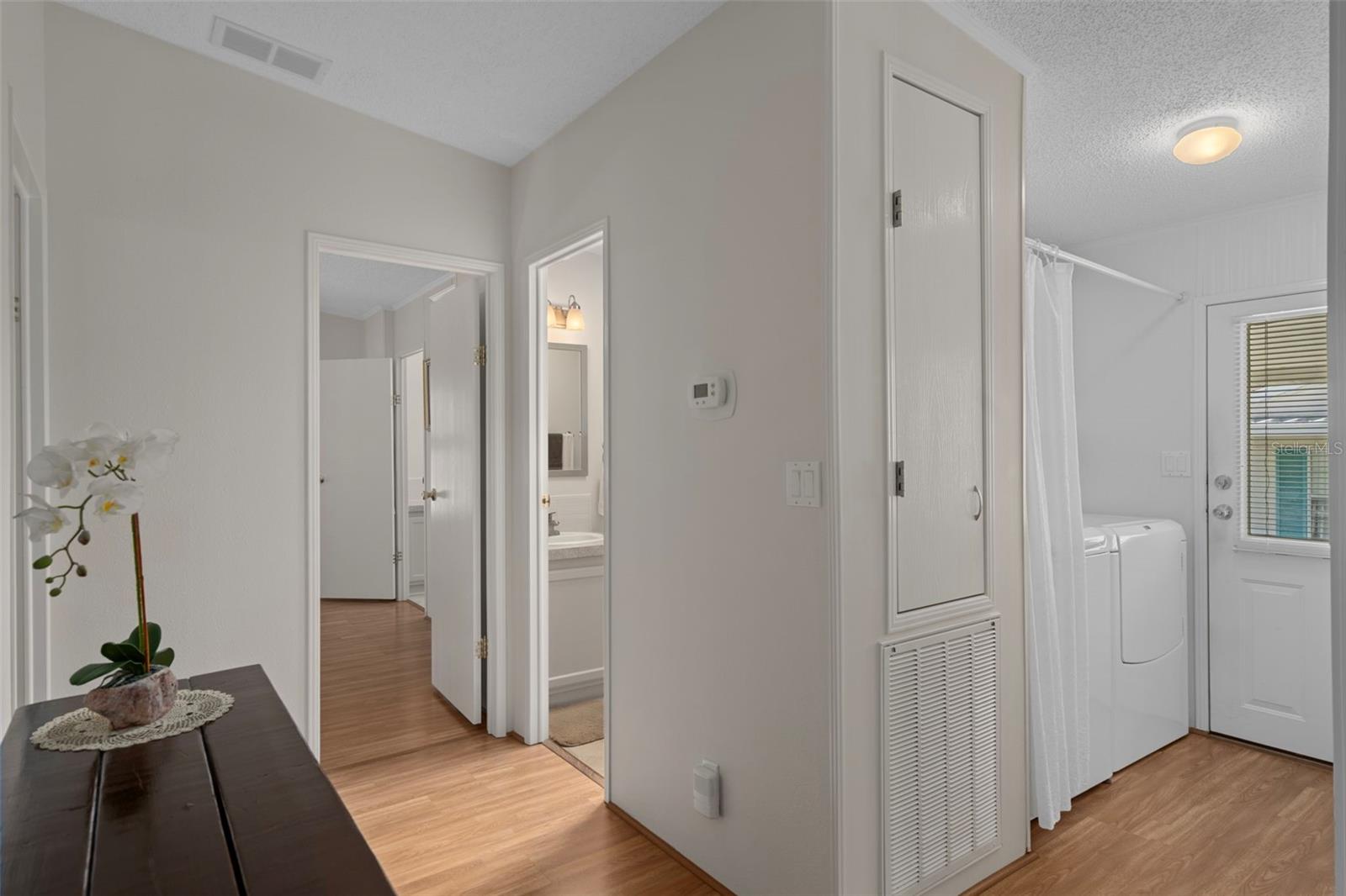 Image 17 of 43 For 12053 Thornridge Street