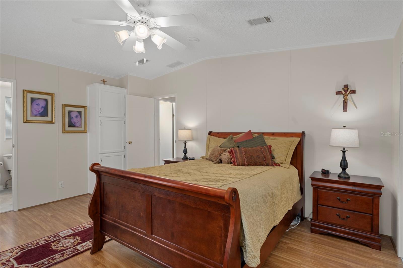 Image 20 of 43 For 12053 Thornridge Street