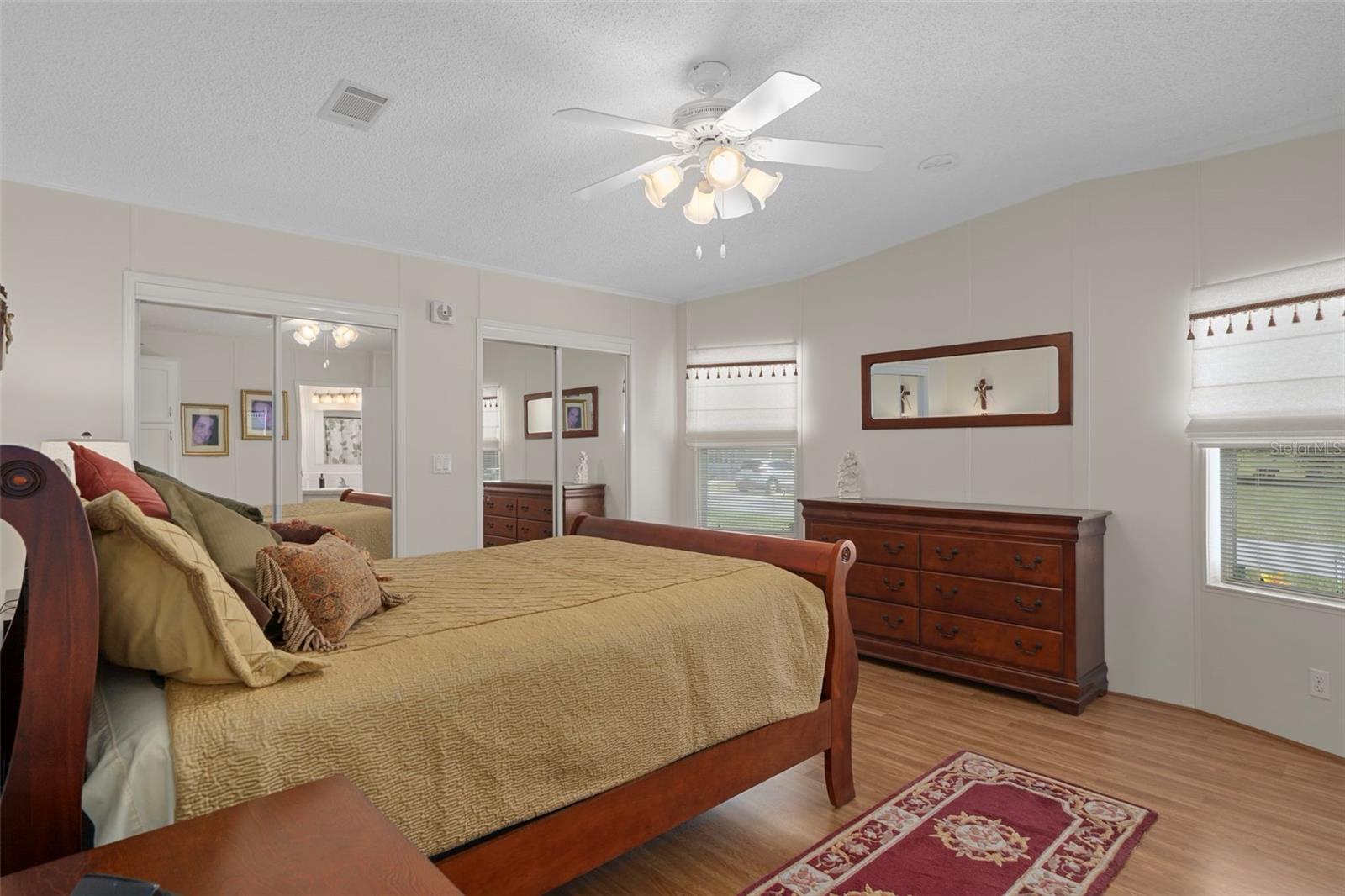 Image 21 of 43 For 12053 Thornridge Street