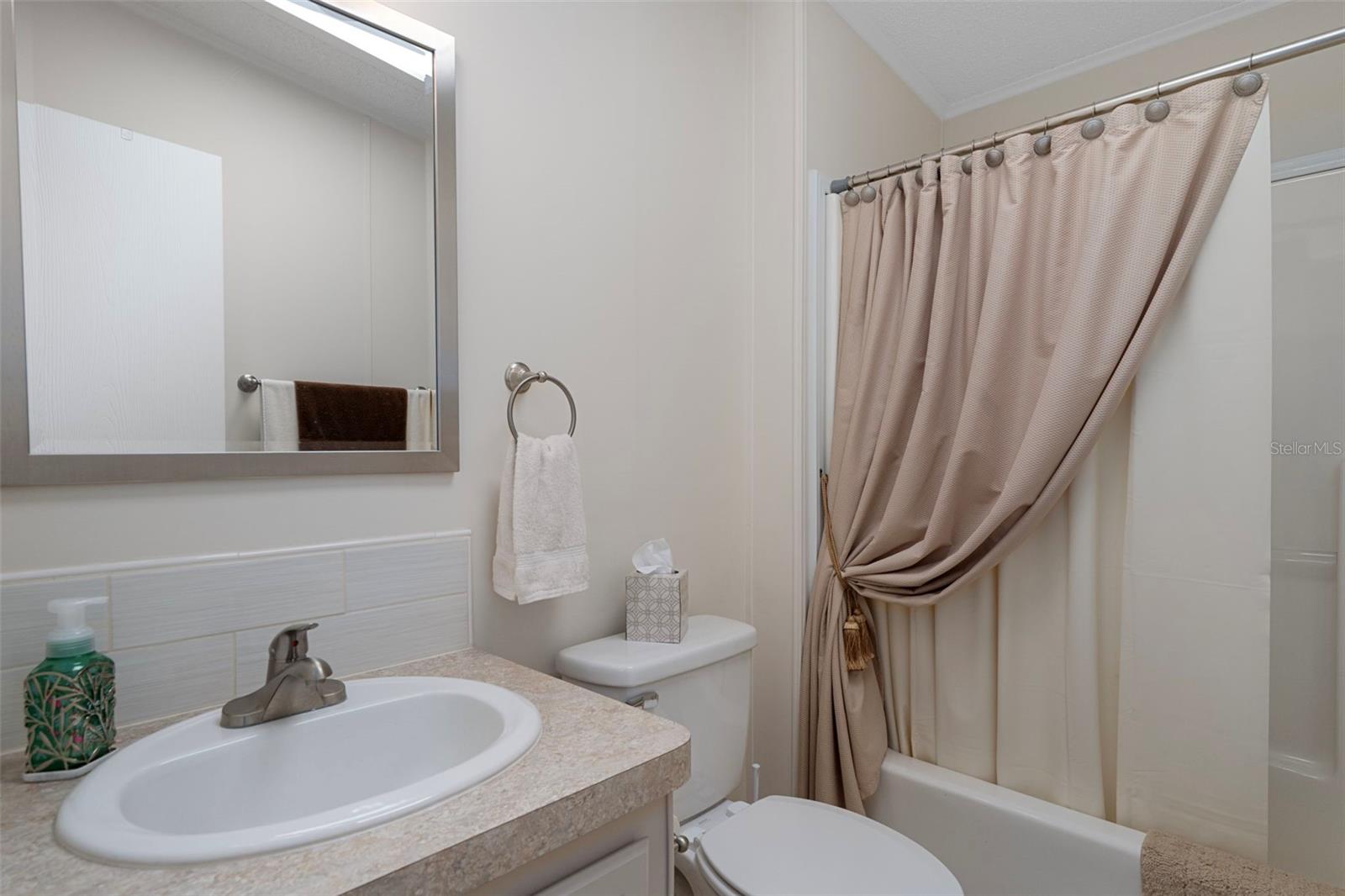 Image 24 of 43 For 12053 Thornridge Street