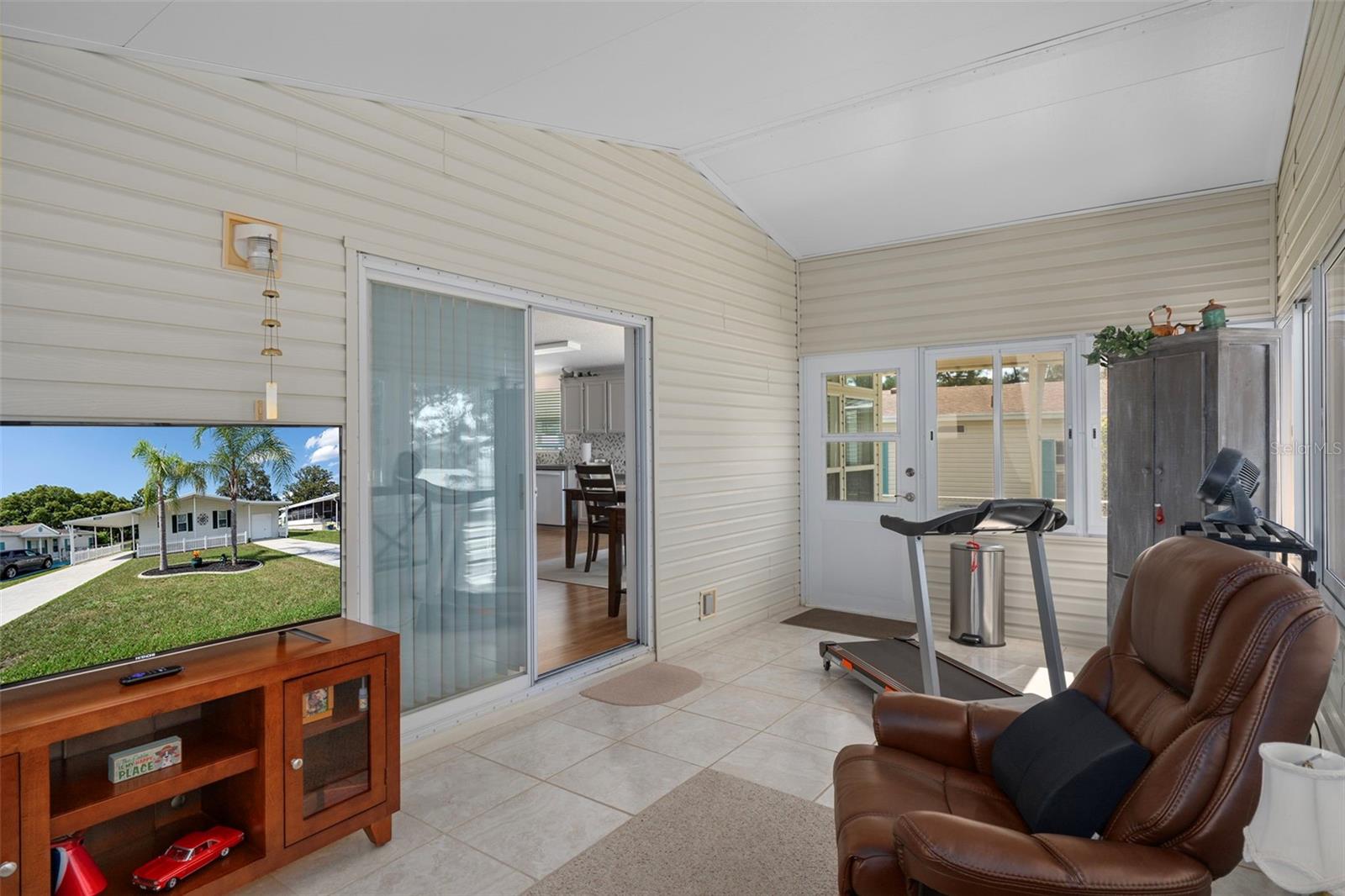 Image 29 of 43 For 12053 Thornridge Street