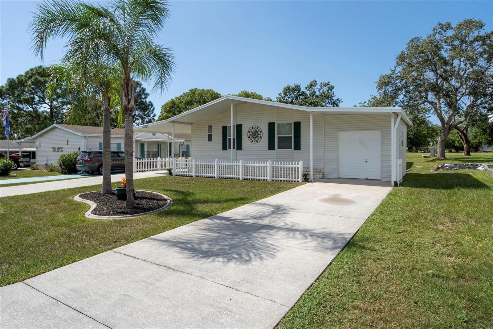 Image 3 of 43 For 12053 Thornridge Street