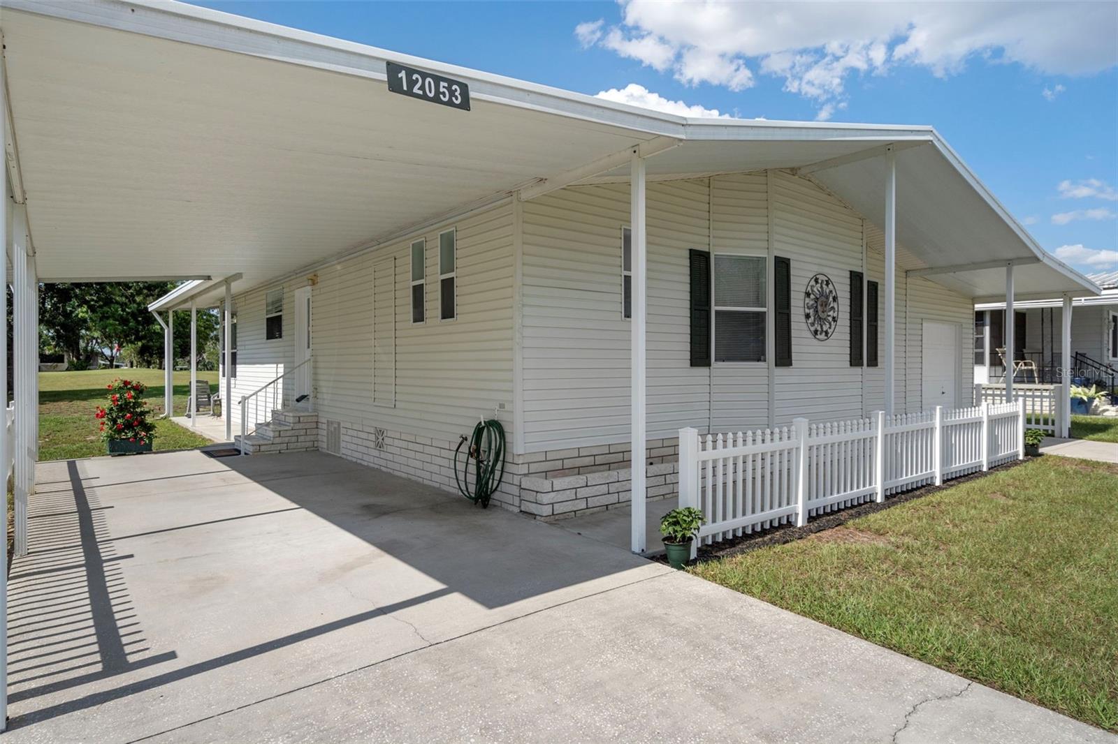 Image 4 of 43 For 12053 Thornridge Street