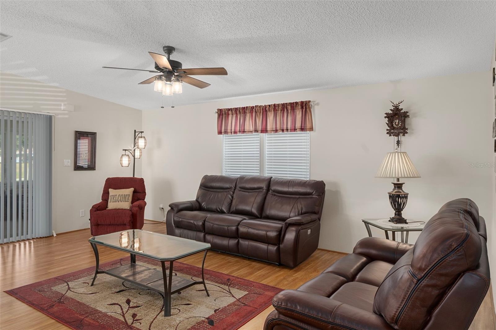 Image 6 of 43 For 12053 Thornridge Street