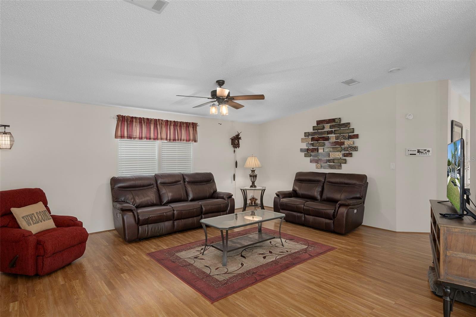 Image 7 of 43 For 12053 Thornridge Street