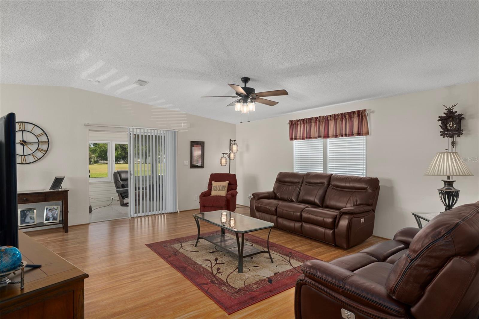 Image 9 of 43 For 12053 Thornridge Street