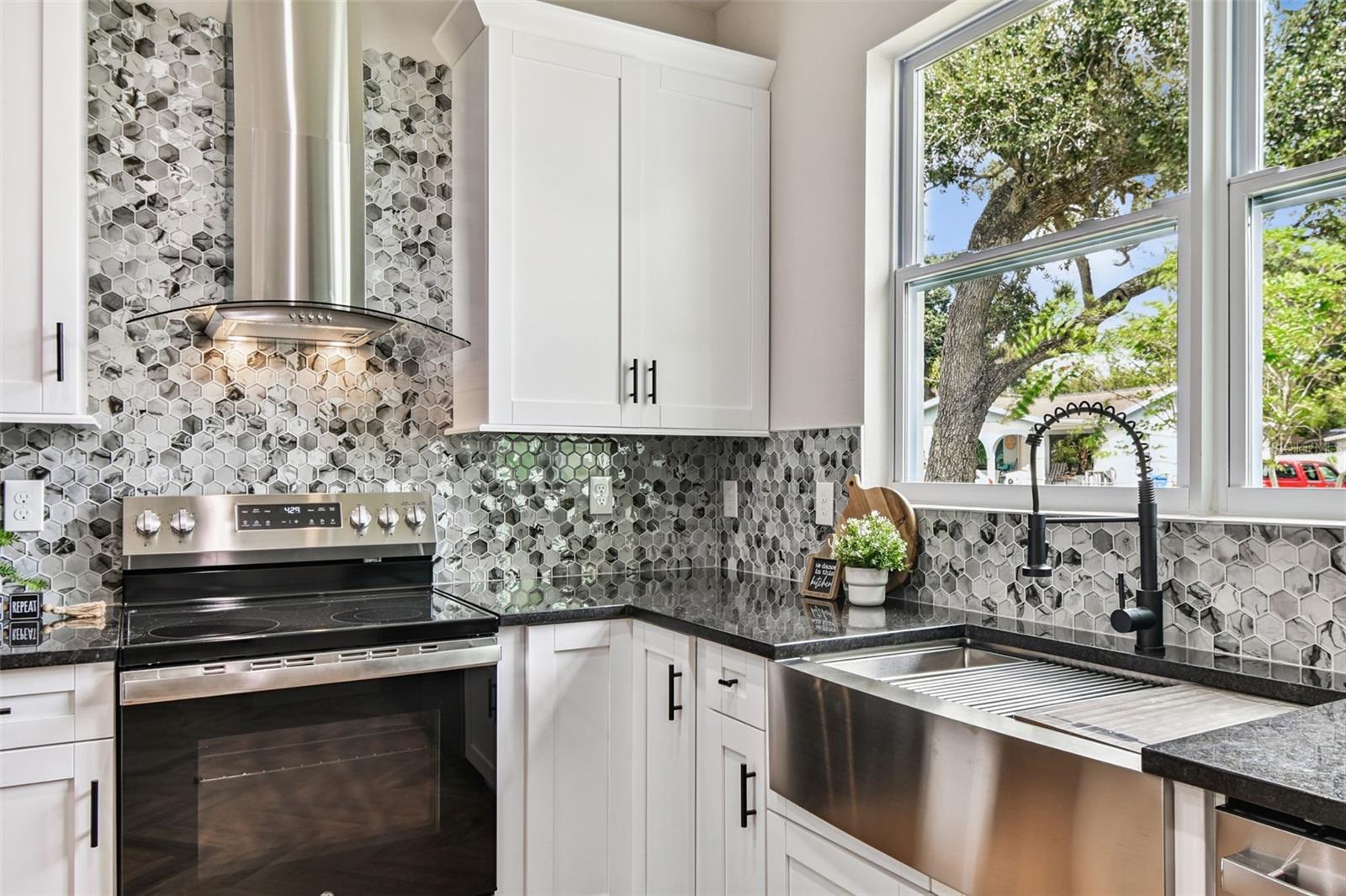Image 16 of 81 For 7208 Glen Avenue