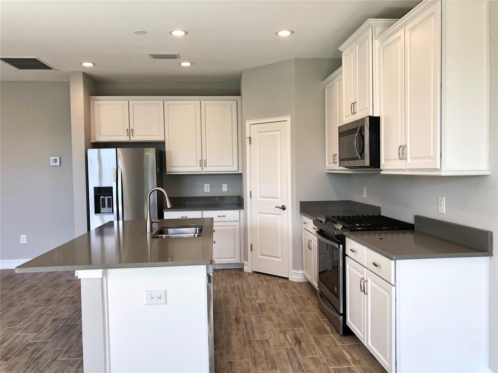Image 11 of 37 For 28958 Trevi Place
