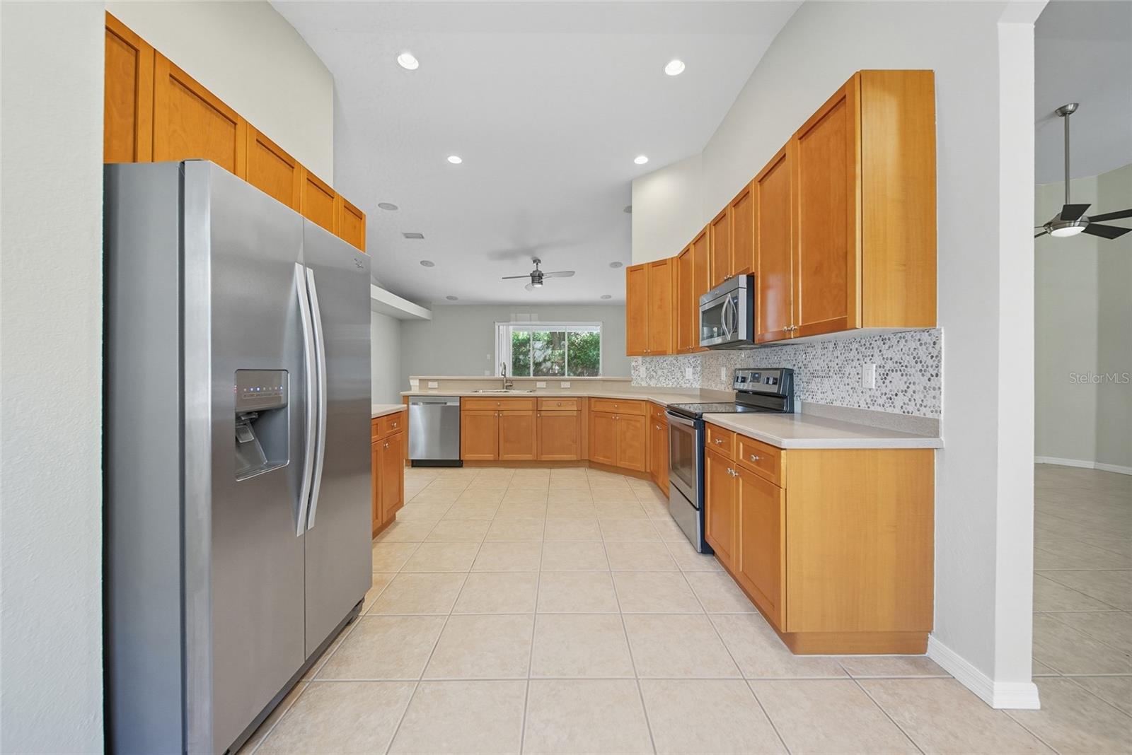 Image 12 of 50 For 11724 Holly Creek Drive