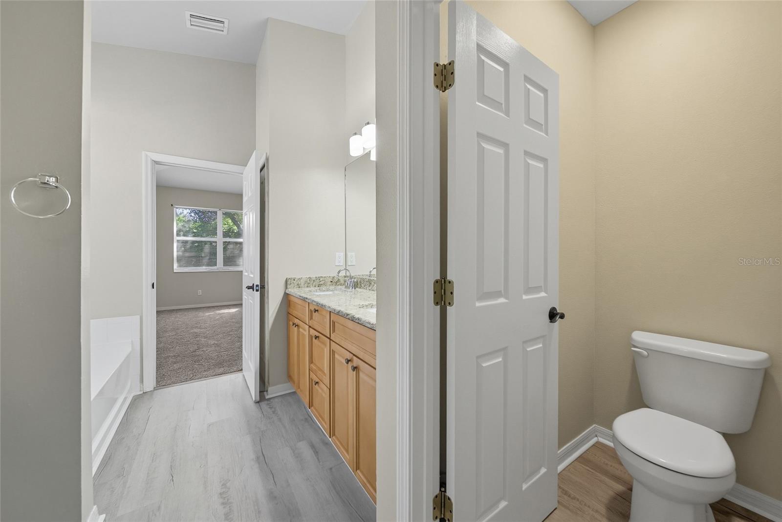 Image 20 of 50 For 11724 Holly Creek Drive