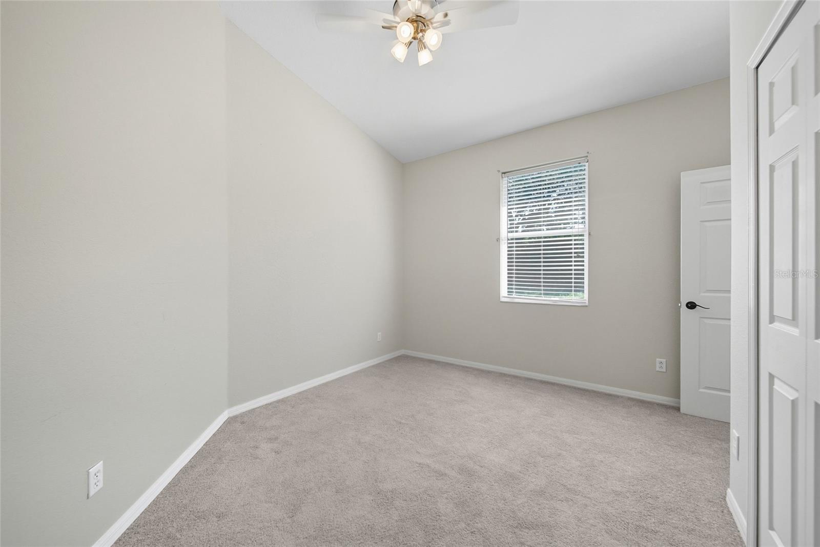 Image 22 of 50 For 11724 Holly Creek Drive