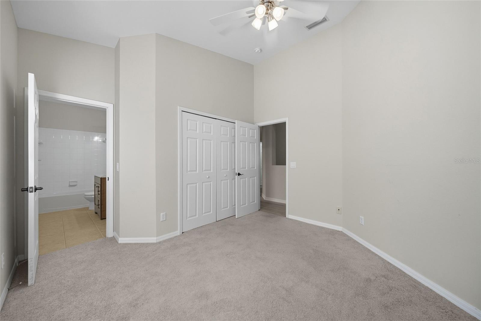 Image 23 of 50 For 11724 Holly Creek Drive