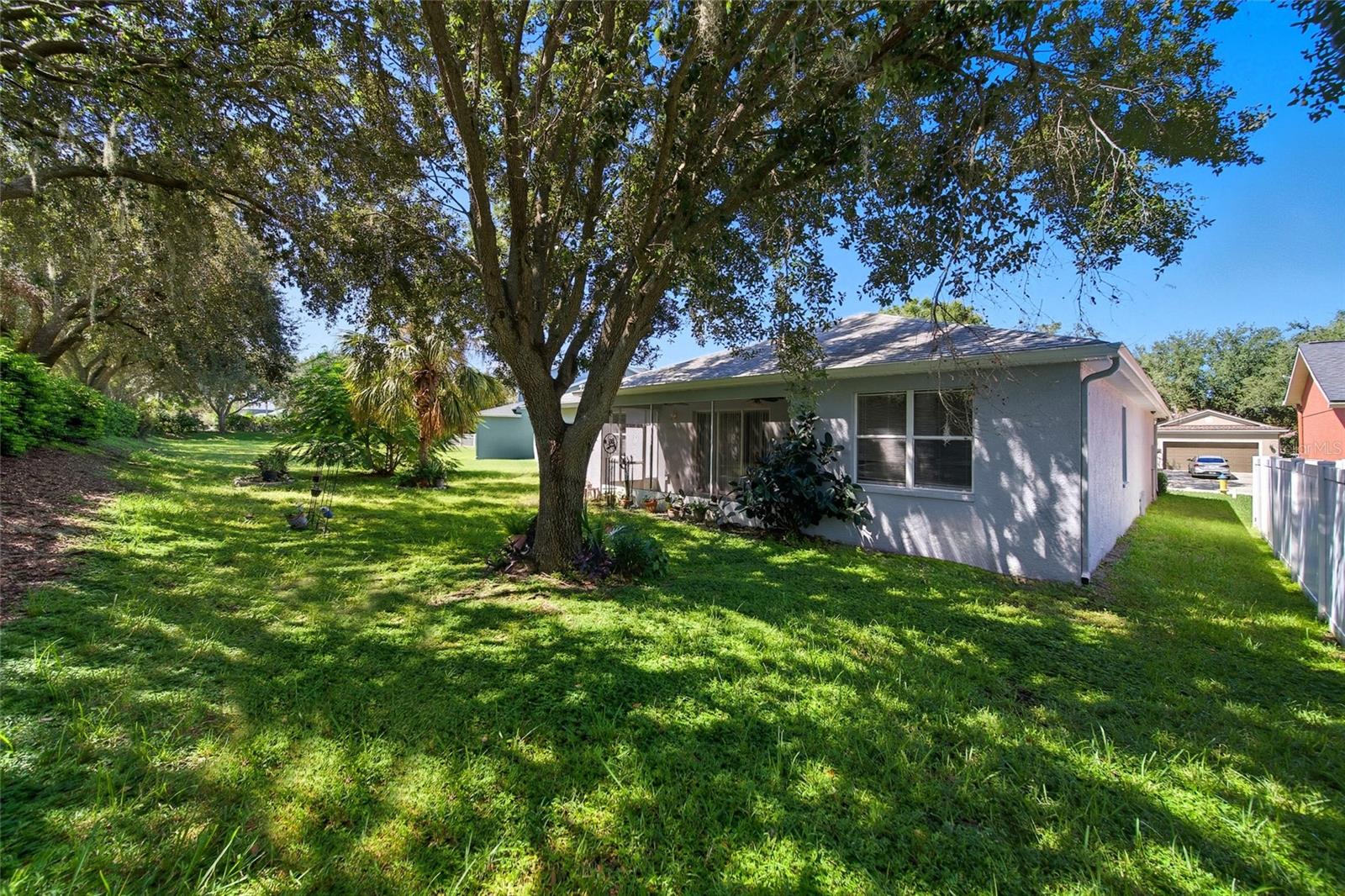 Image 35 of 50 For 11724 Holly Creek Drive