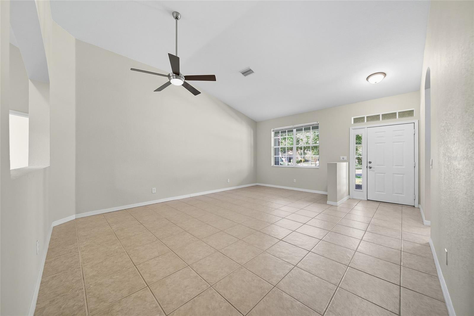 Image 7 of 50 For 11724 Holly Creek Drive