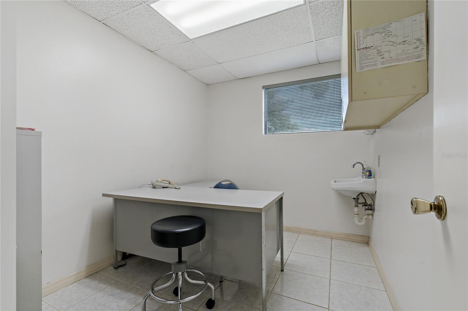 Image 17 of 25 For 3709 Hamilton Avenue 7 & 8