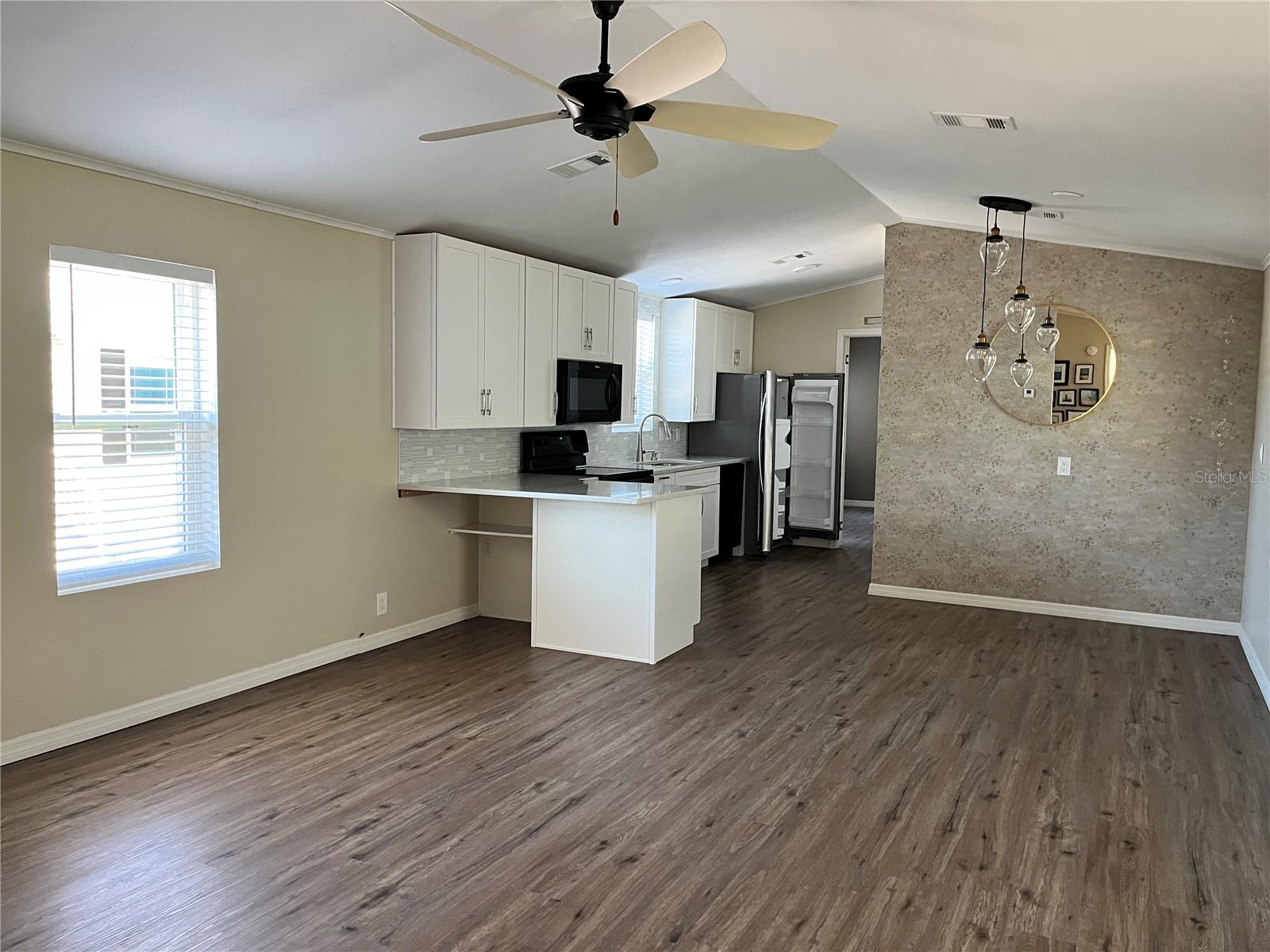 Image 10 of 27 For 7049 Mount Essex Drive Ne 521