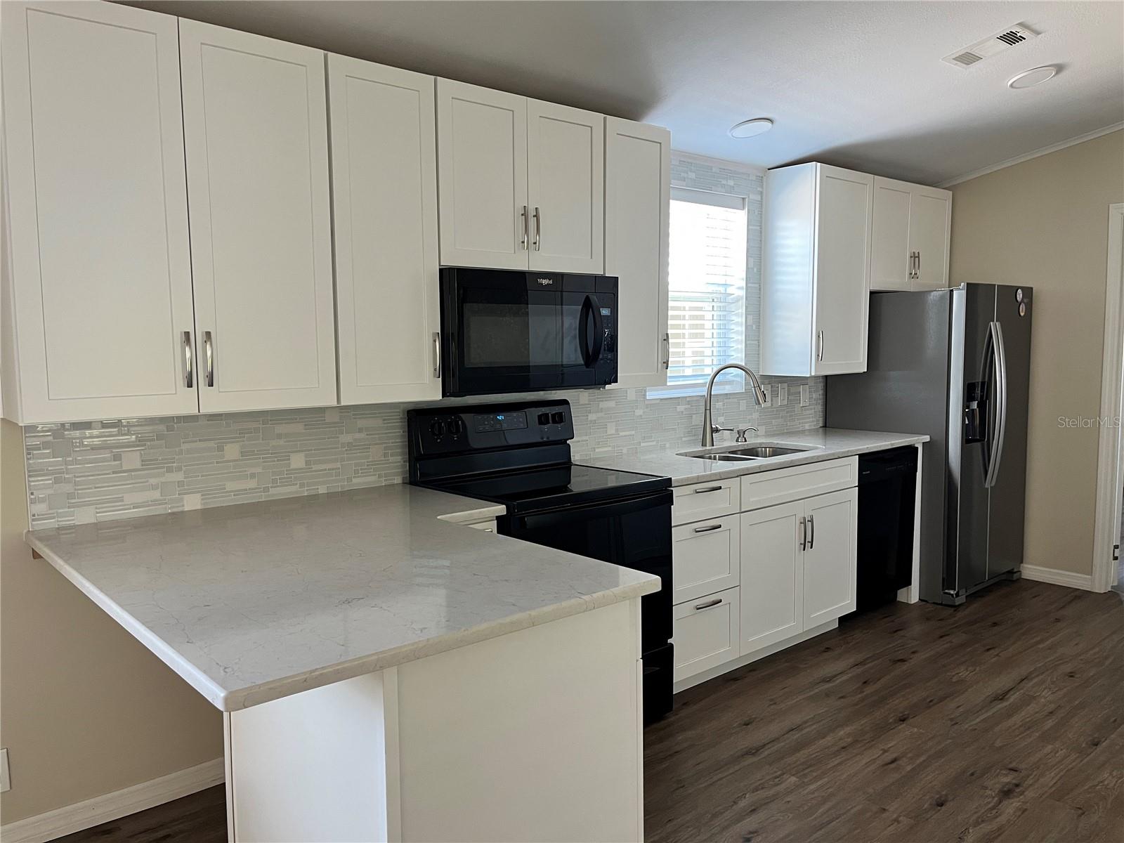 Image 11 of 27 For 7049 Mount Essex Drive Ne 521