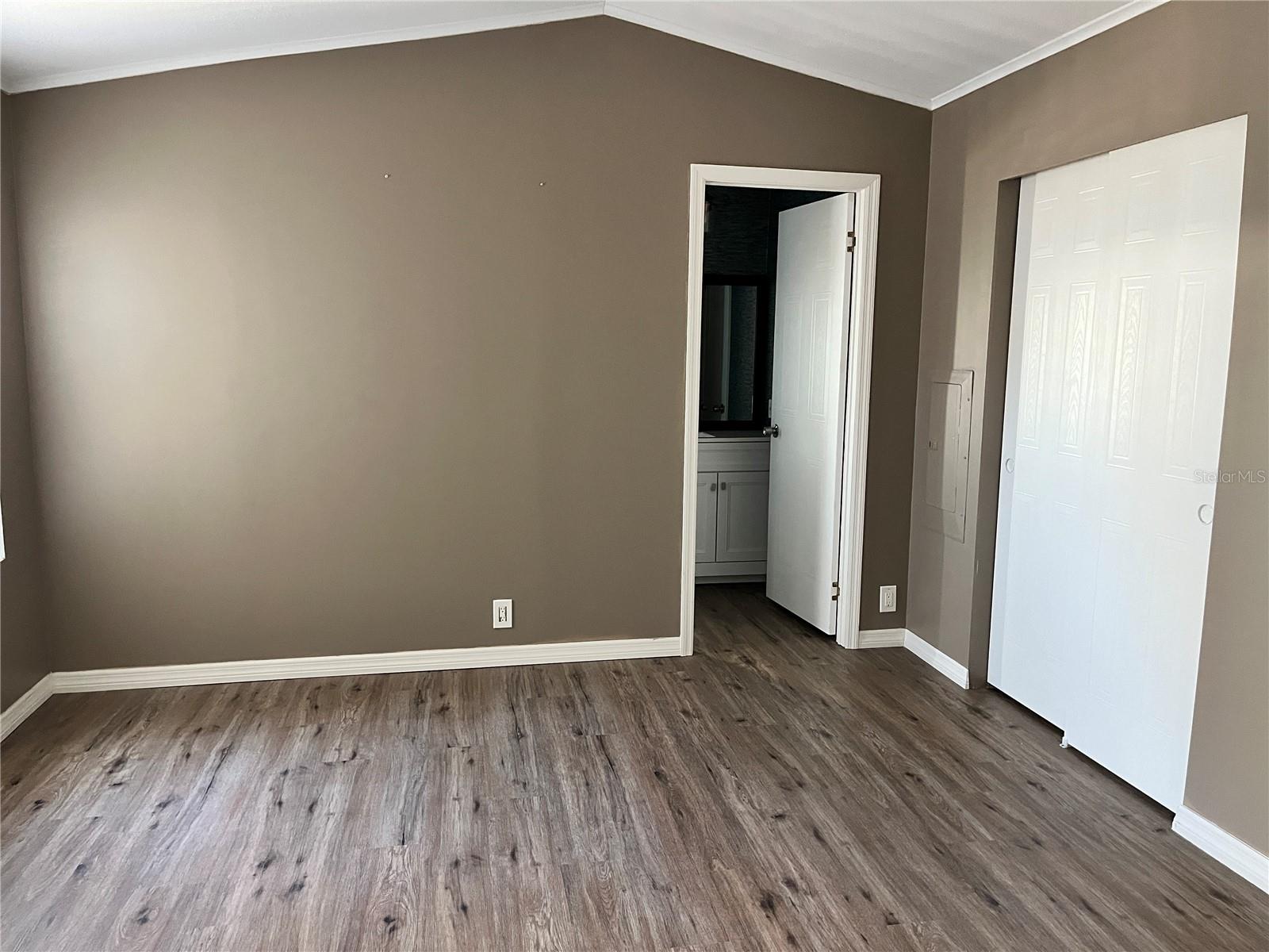 Image 20 of 27 For 7049 Mount Essex Drive Ne 521