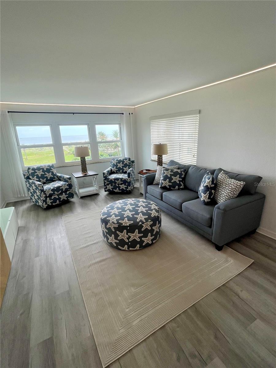 Image 15 of 25 For 1230 Gulf Boulevard 508