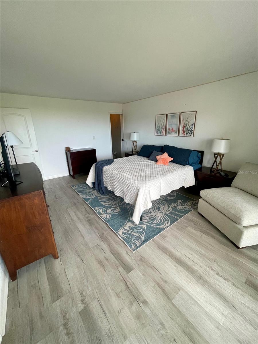 Image 19 of 25 For 1230 Gulf Boulevard 508