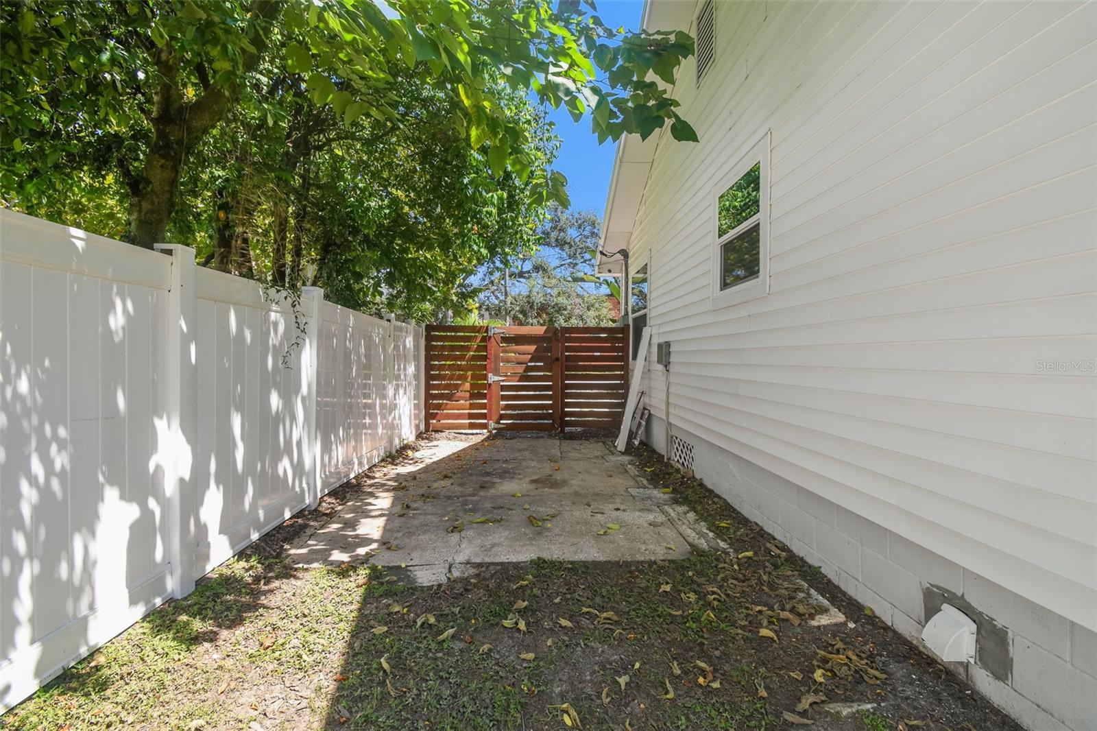 Image 24 of 31 For 8504 Highland Avenue