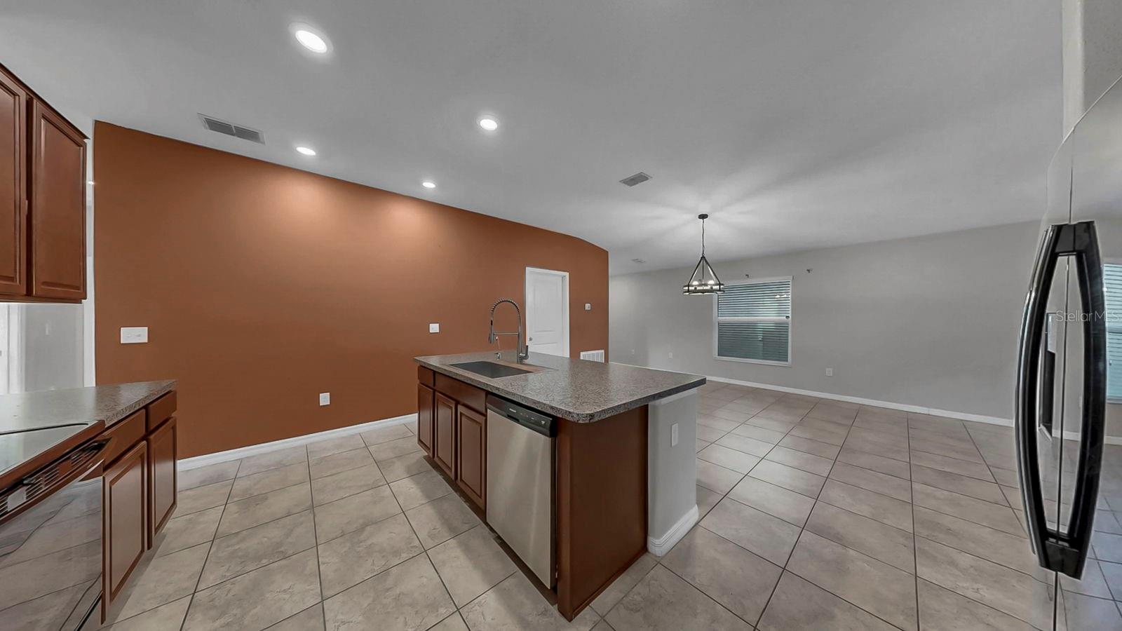 Image 12 of 47 For 17103 Sunshine Mimosa Street