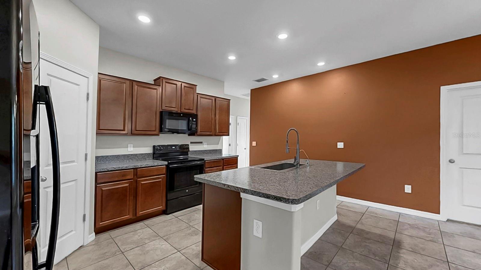 Image 14 of 47 For 17103 Sunshine Mimosa Street