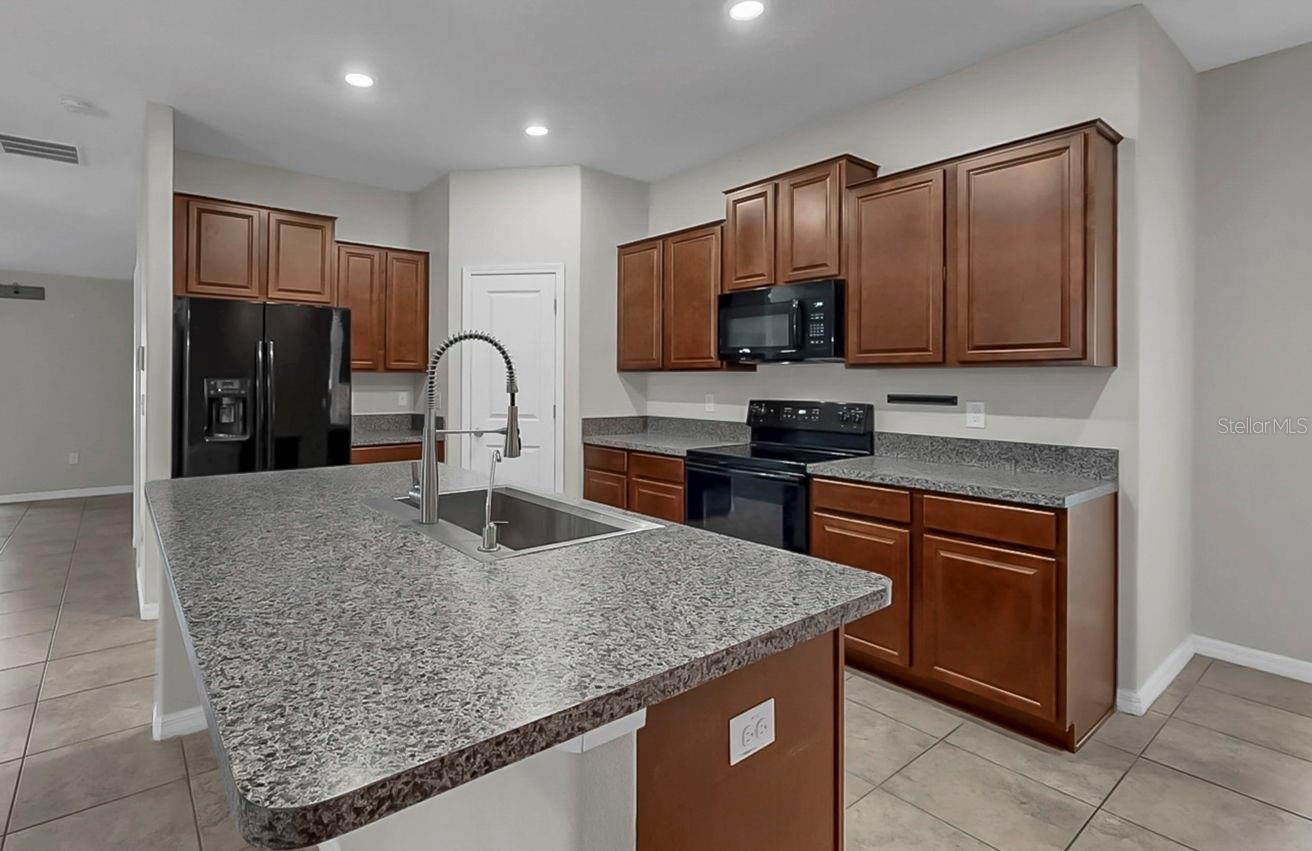 Image 19 of 47 For 17103 Sunshine Mimosa Street