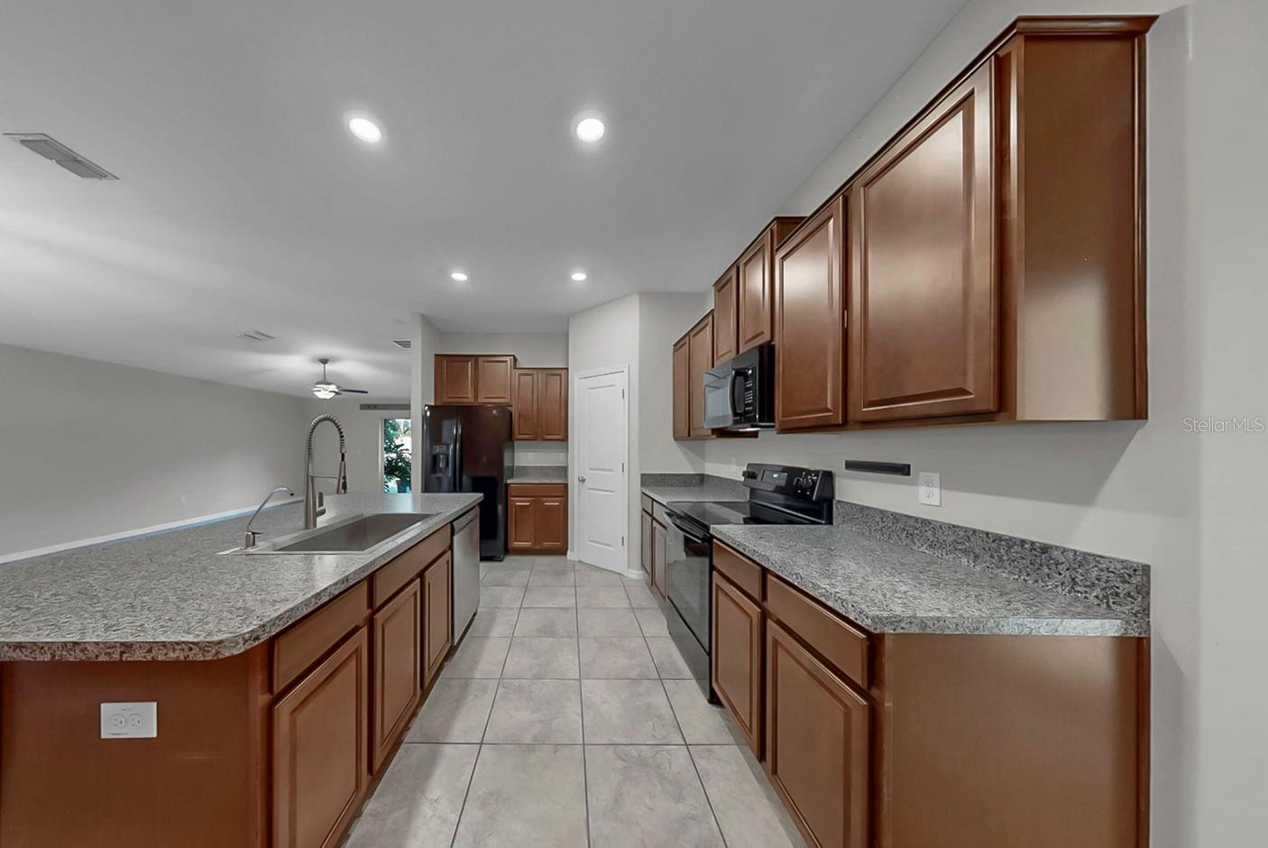 Image 21 of 47 For 17103 Sunshine Mimosa Street