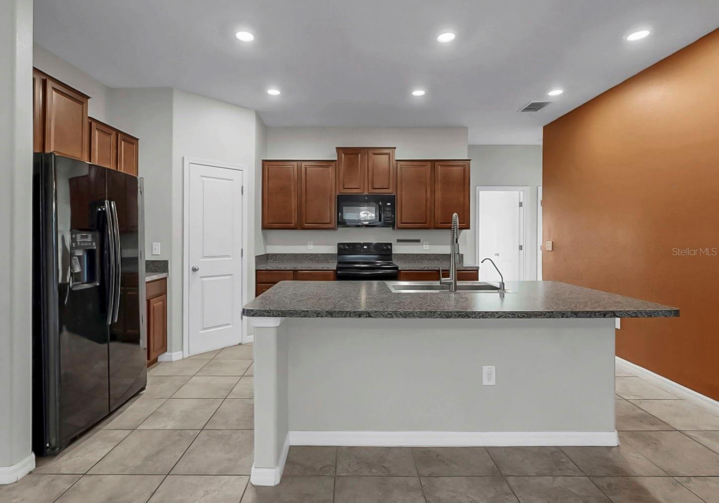 Image 23 of 47 For 17103 Sunshine Mimosa Street