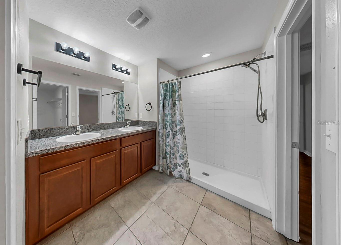 Image 29 of 47 For 17103 Sunshine Mimosa Street