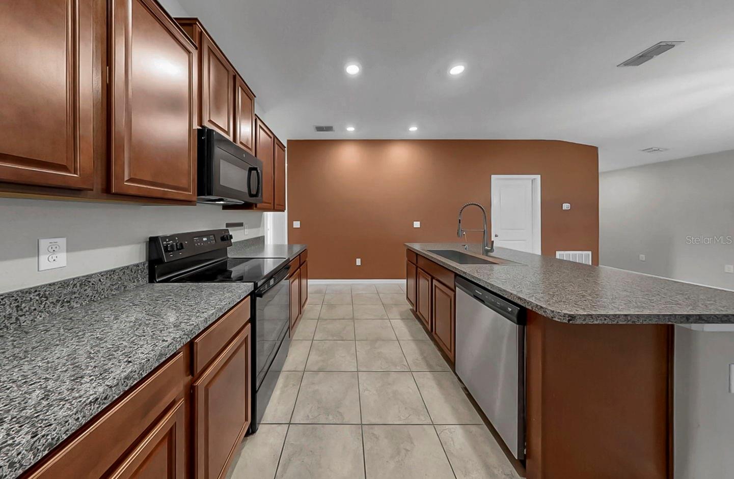 Image 9 of 47 For 17103 Sunshine Mimosa Street