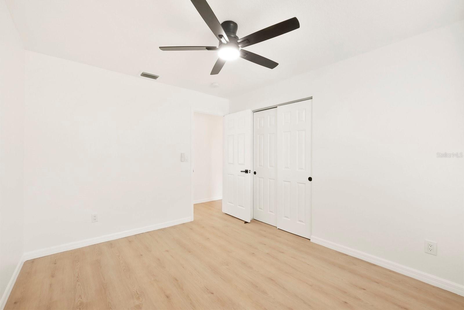 Image 21 of 34 For 6437 31st Terrace N